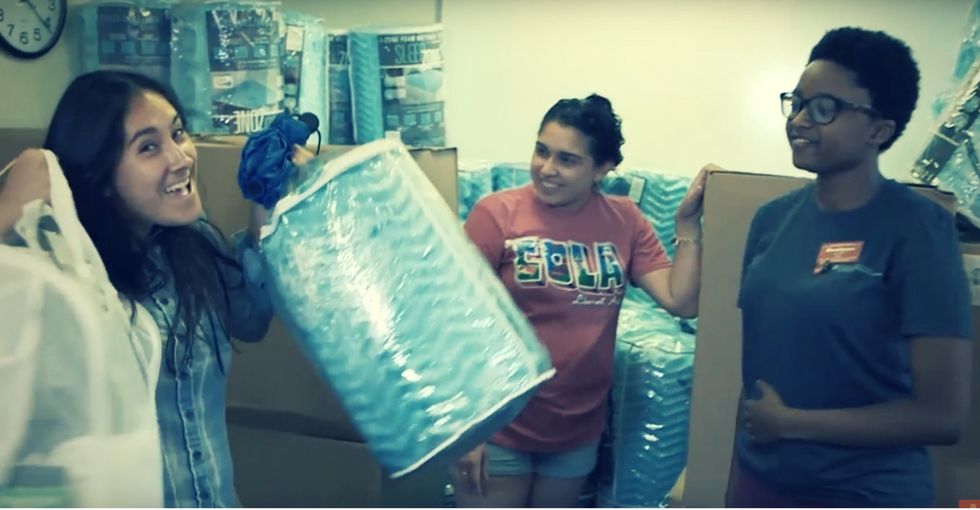 Some College Students Can T Afford Dorm Room Basics These Moms Are Stepping Up To Help Upworthy