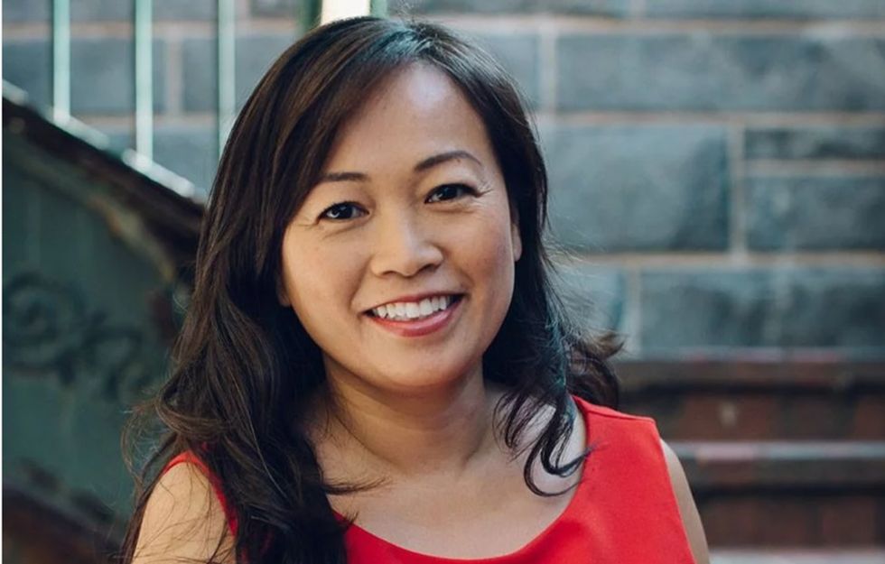 Know a woman who’s a philanthropy hero? Here’s a great way to honor her.