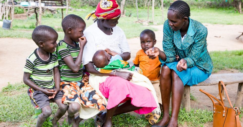 In rural Kenya, women's healthcare can be hard to access. This program is changing that.