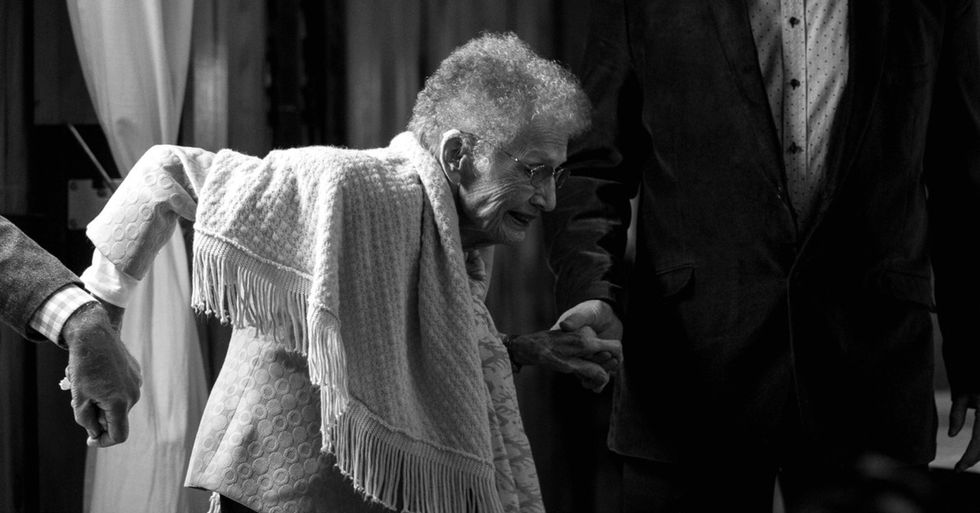 The news getting you down? These awesome, selfless acts should pick you back up.