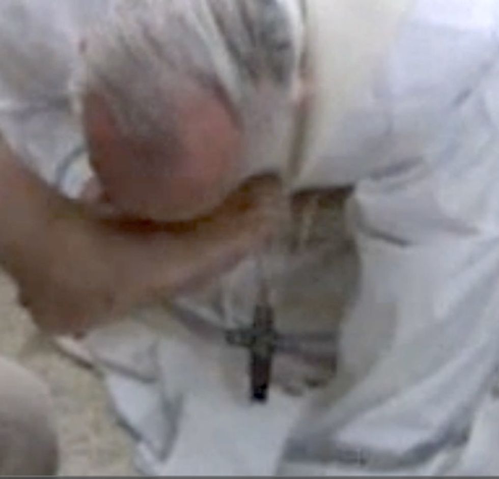 The New Pope Just Kissed A Muslim Woman's Foot; Watch The World React