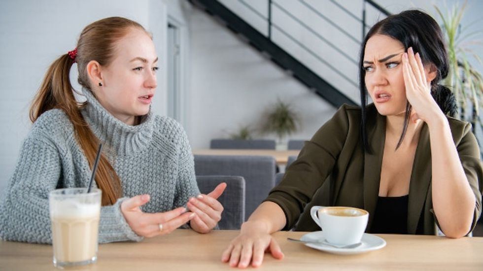Entitled woman demands her co-worker bring her dinner. She gets put on blast instead.
