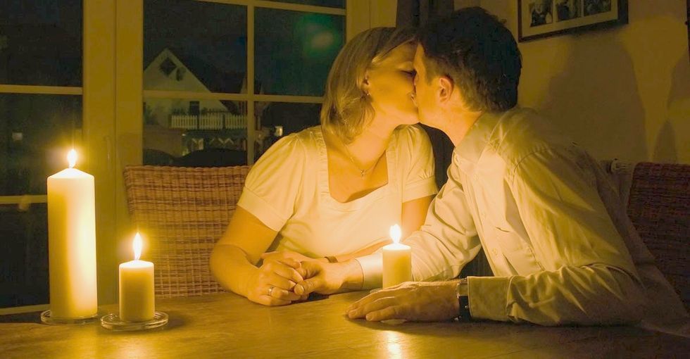 2 women get ready for their dates. Here's why only 1 of their nights ends well.