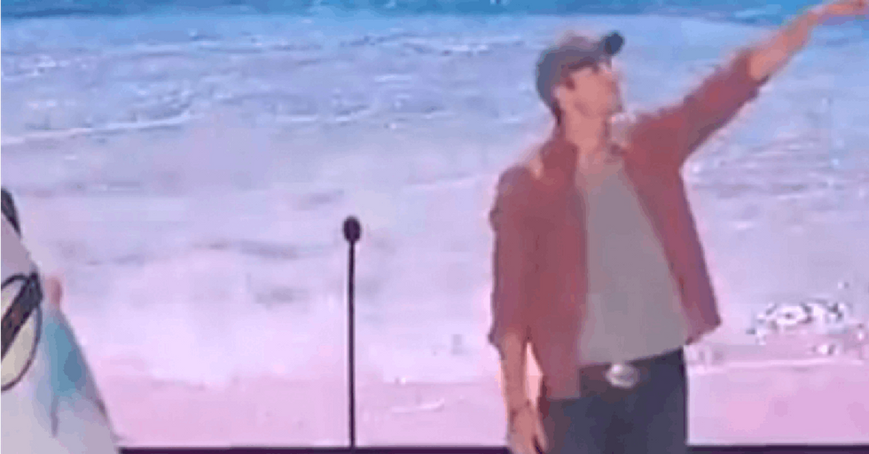 Ashton Kutcher told a bunch of teenagers how to be sexy, in the smartest way ever.