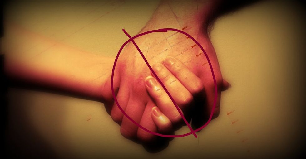 8 Warning Signs Of A Relationship Gone Horribly Wrong