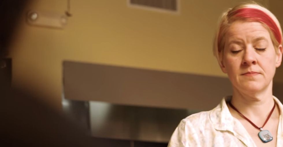 A customer wants to make a waitress' life miserable. So the waitress blurts out the truth.