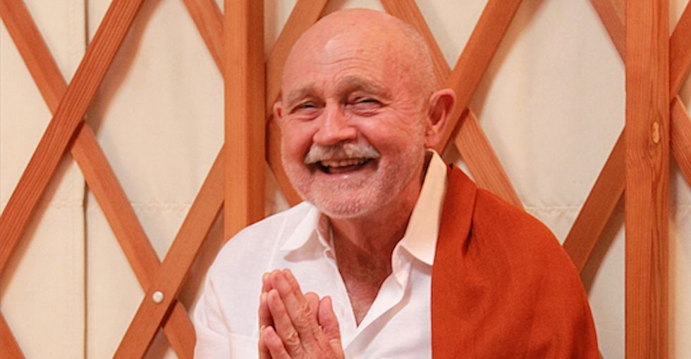 A meditation teacher's 4 tips for calming down and refocusing in just 30 seconds.