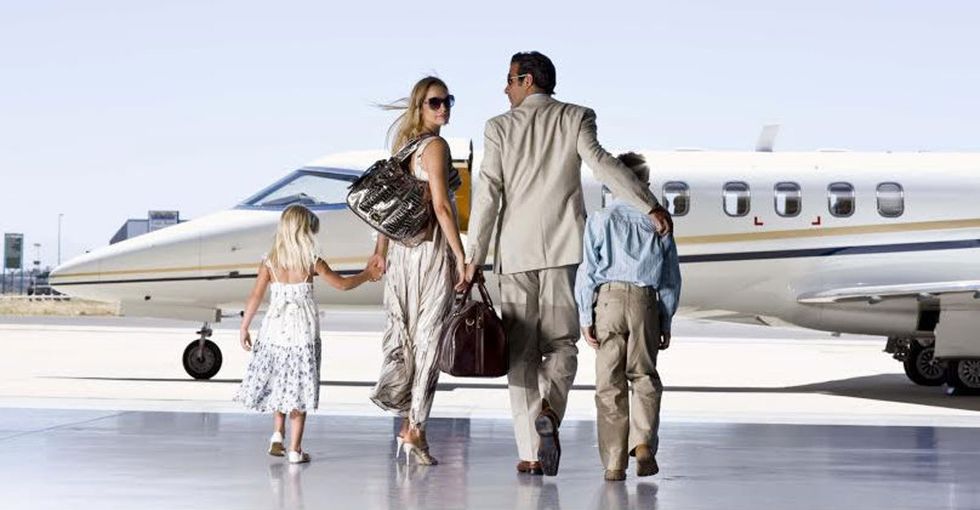 There Are 2 Groups Of People Who Don’t Have To Pay Income Tax. Guess Who They Are?