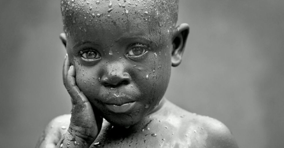 A Photographer Went Into The Dark To Show You The People Who Work There Every Day
