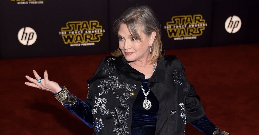 Carrie Fisher takes down body-shamers in just 2 tweets.