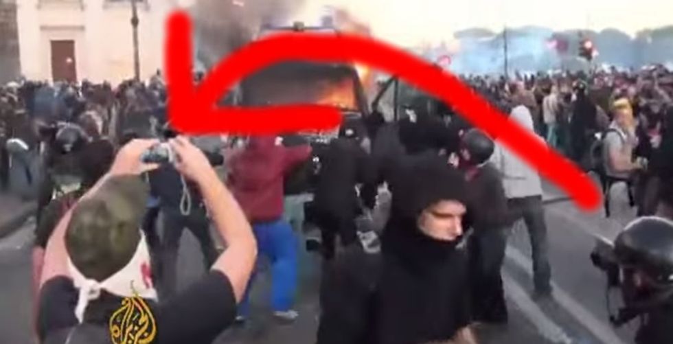 I've Been An Amateur Photographer For Years. This Clip Opened My Eyes About Filming Crowds And Cops!