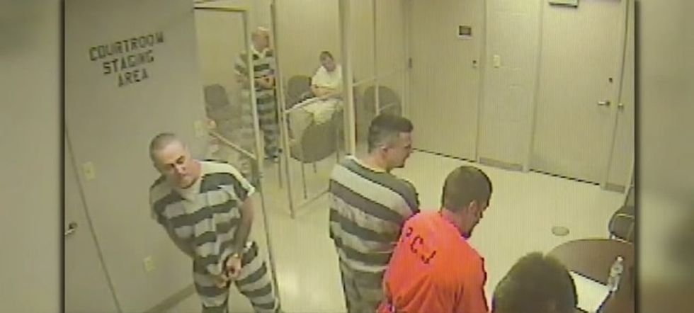 8 prisoners in Texas broke out of their cell ... and saved a guard's life.