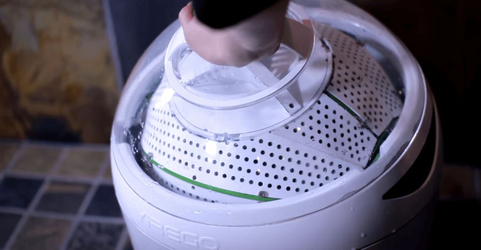 Getting off the grid just got a bit easier thanks to this low-tech laundry machine.