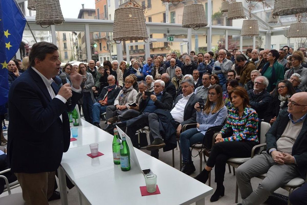 Calenda in tv sbraita falsità su quota 100