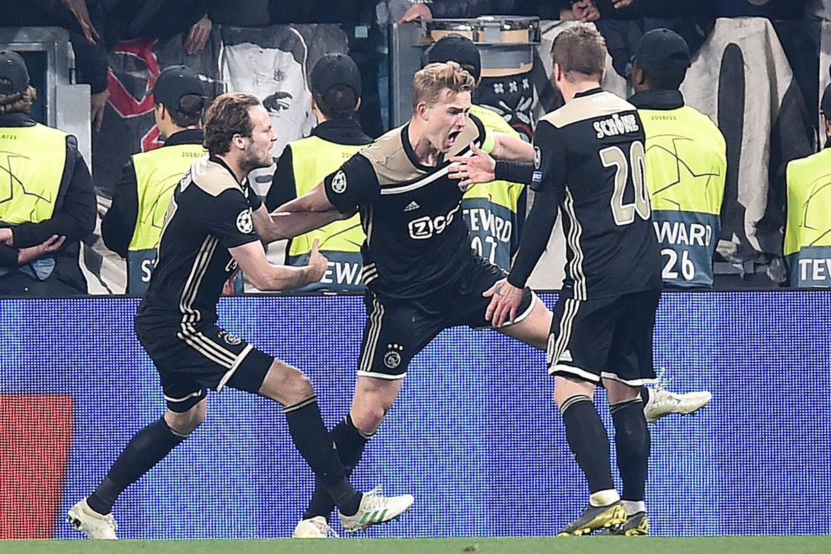 Quei profeti del calcio giovani e incoscienti. L’Ajax divulga il verbo del match perfetto