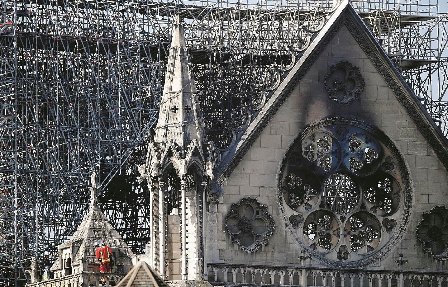 Il vescovo di Parigi contro Macron: «Non riesce a dire la parola cristiani»