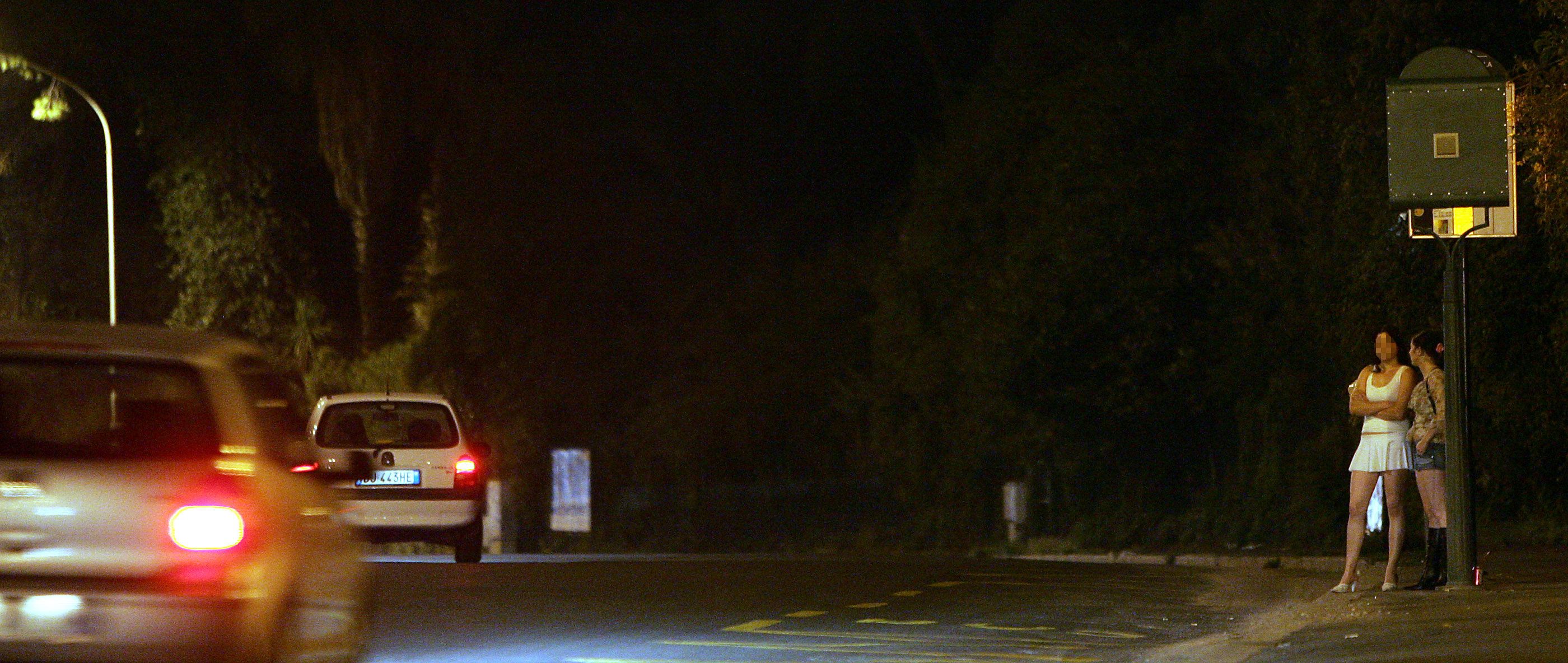 L’Emilia Romagna spende 500.000 euro per «formare» le lucciole nigeriane