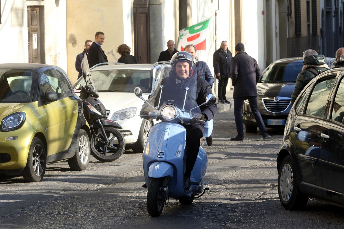 Paghiamo Renzi e lui gira il mondo (e fa soldi)
