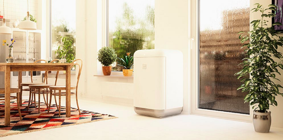 \u200bA photo of the Seedo is a large, refrigerator-sized grower, which has its own lighting system and A/C