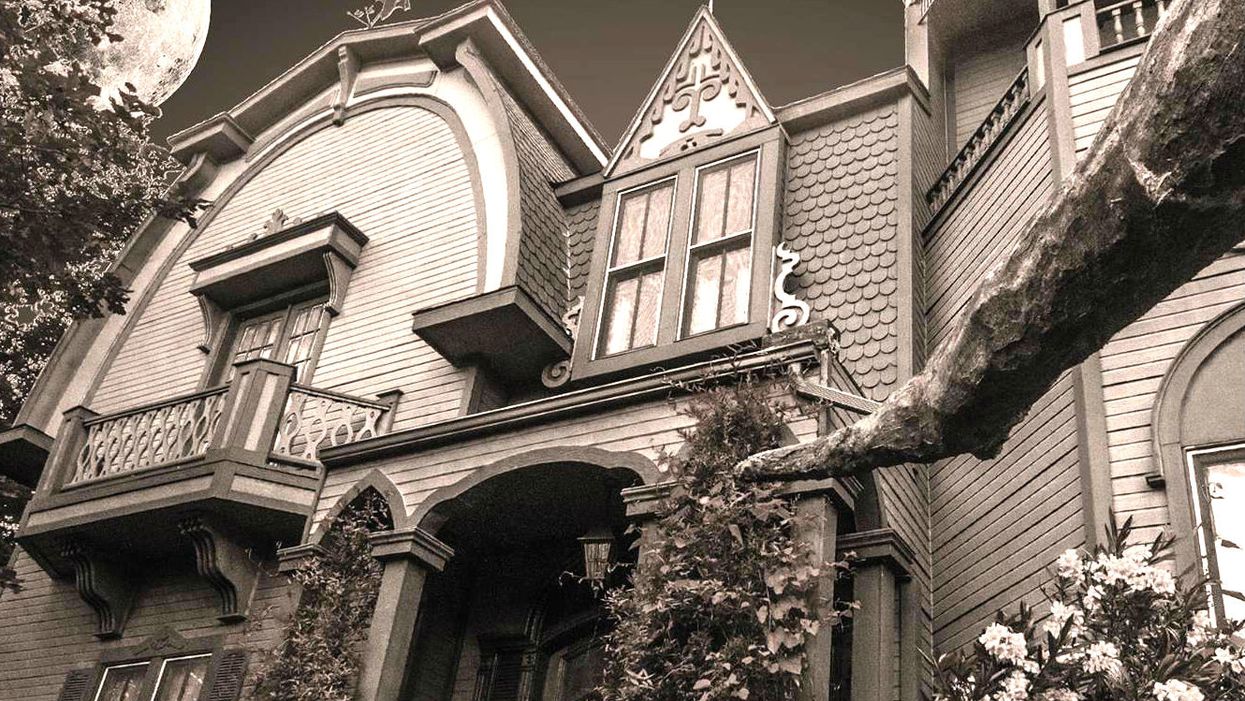 Munster Mansion, replica of spooky sitcom house, is dream home for Texas couple