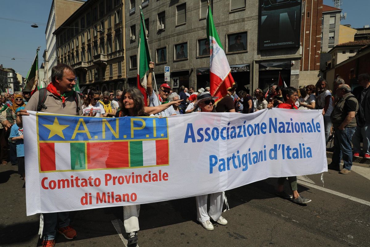 Il fascismo è morto il 25 luglio 1943 e si combatte ancora il suo fantasma