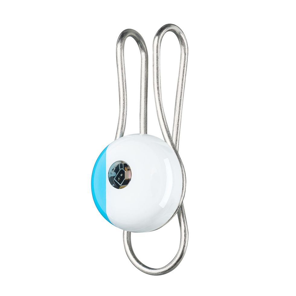 A photo of the LaRoche-Posay\u200b My Skin Track UV, which you can clip to your clothes to follow your sun exposure during the day