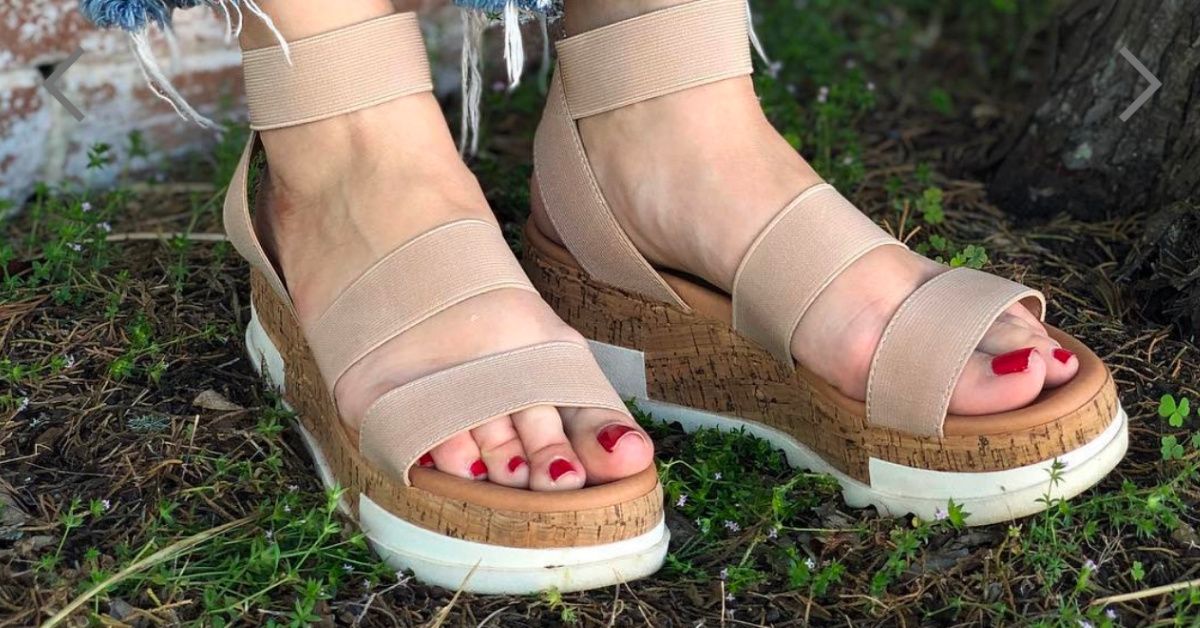 Doctors Are Warning Women To Avoid Wearing Platform Sandals–Here's Why