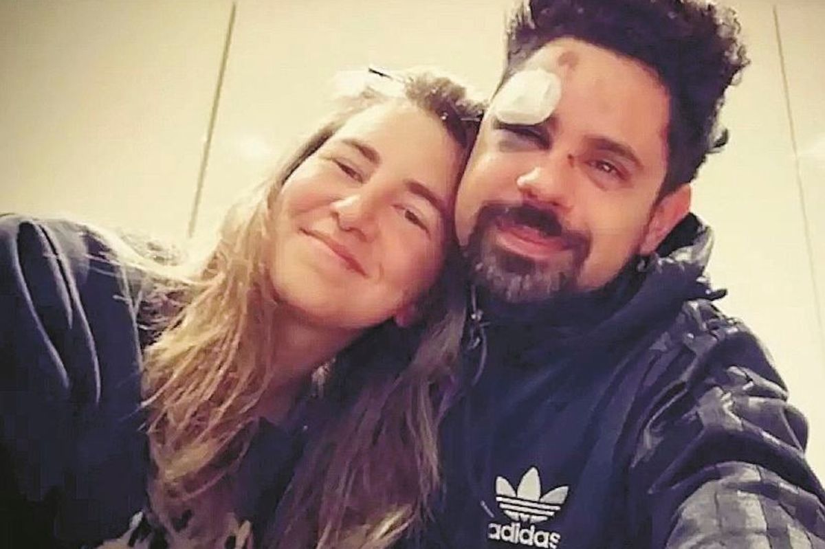 Sconfigge da sola 8 maschi violenti. Però sono africani: non è un’eroina