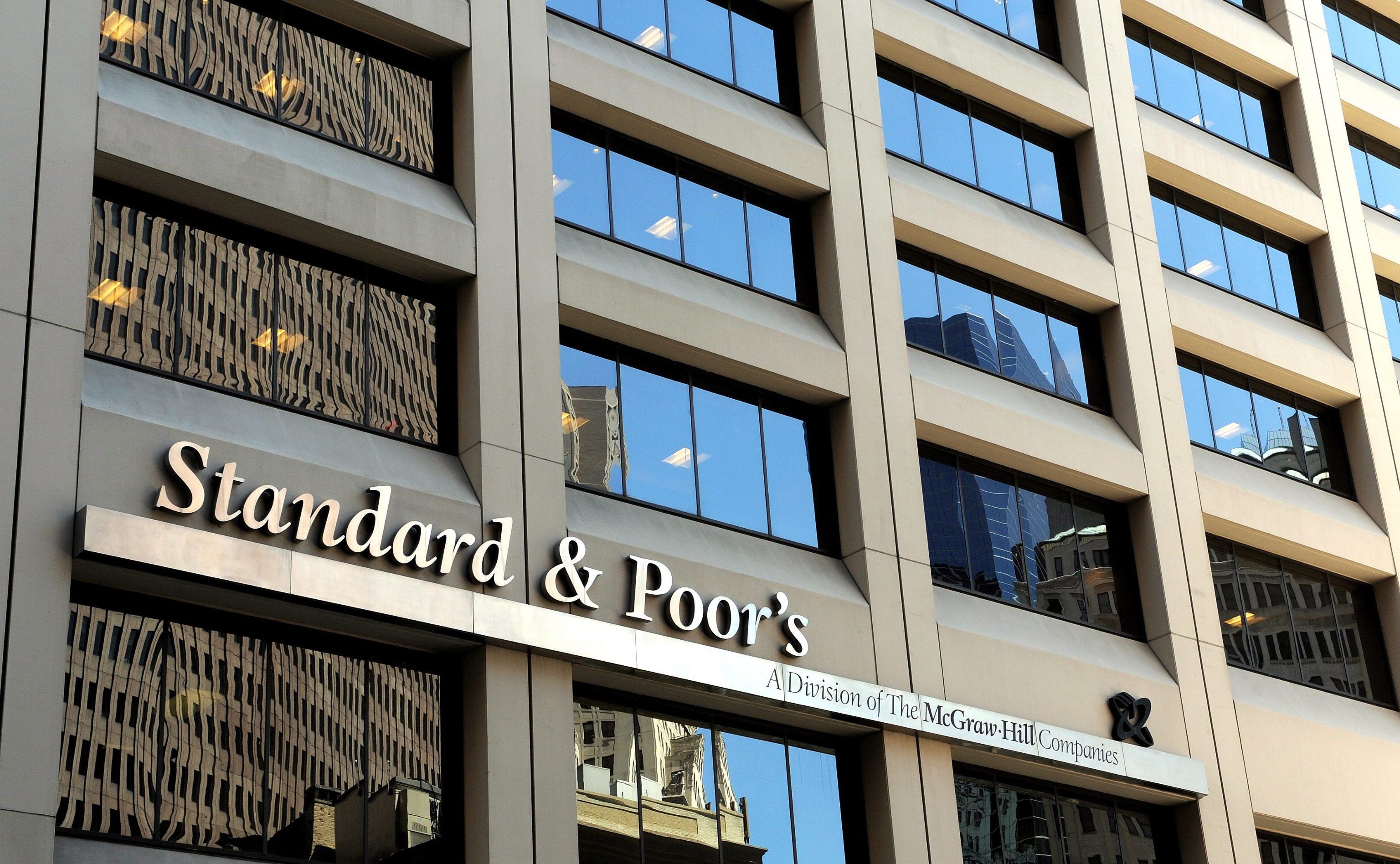 Standard & Poor’s delude i competenti: rating intonso