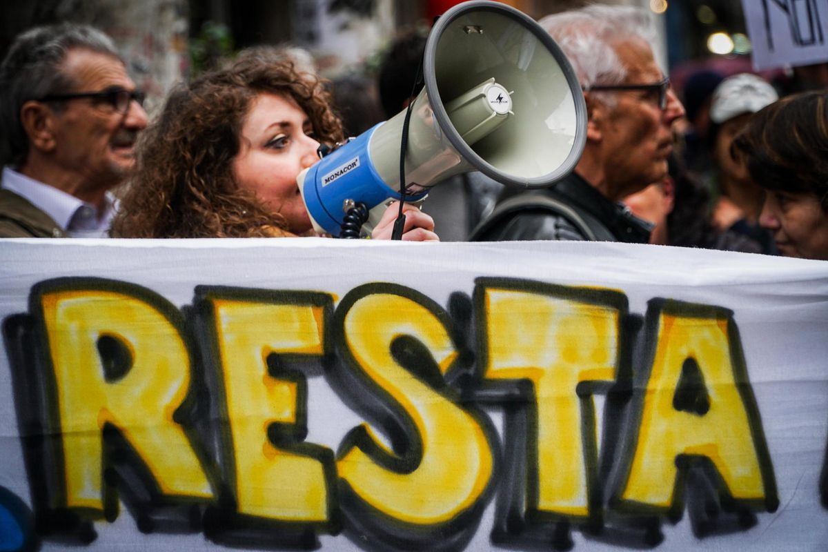 Firenze, l’Asl non caccia gli abusivi però ristruttura la casa occupata