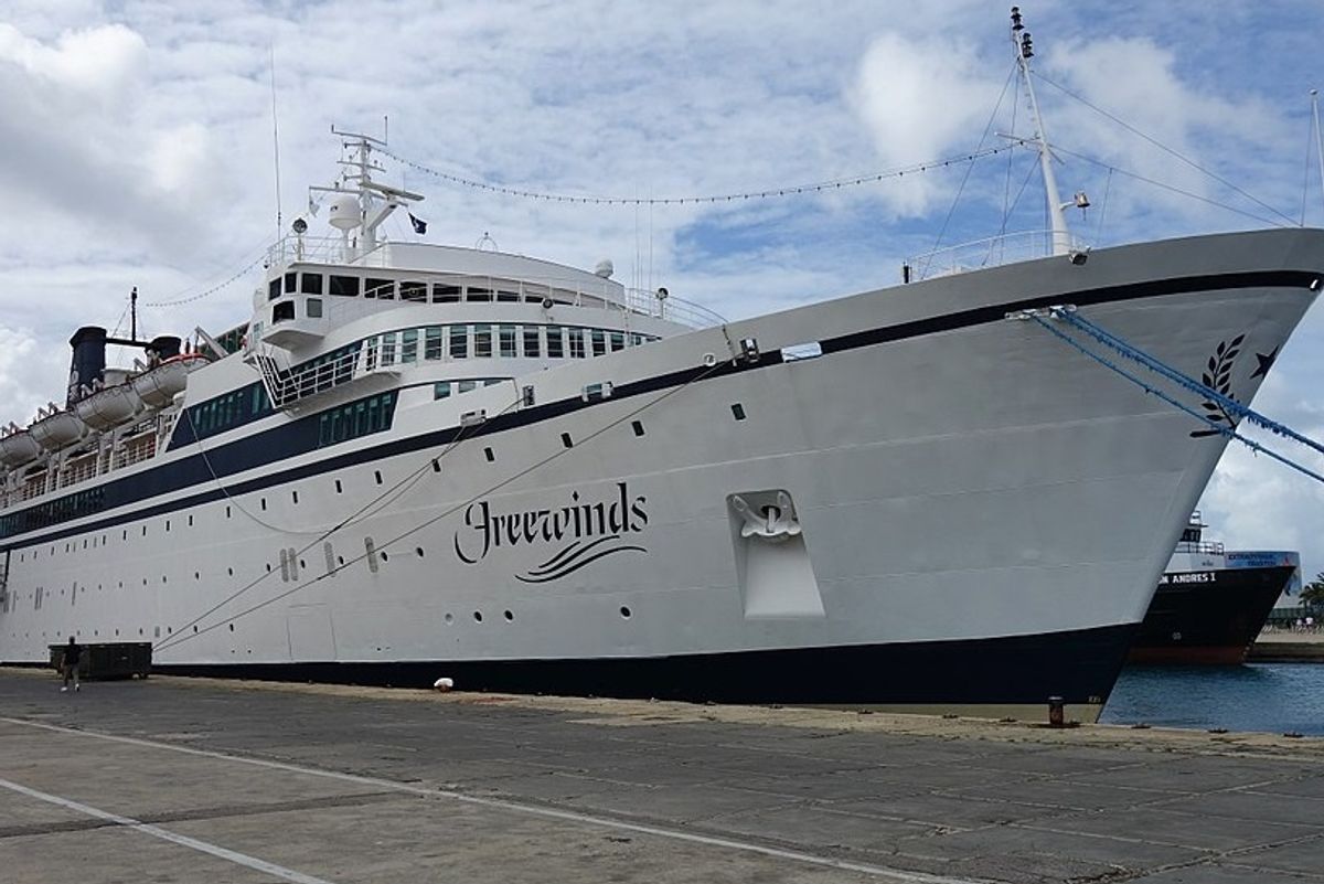 Measlesboat McScientologyface Quarantined In St. Lucia