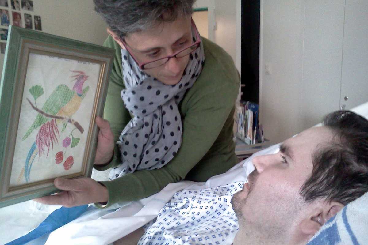 Nemmeno le sue lacrime fermano i medici che stanno ammazzando Vincent Lambert