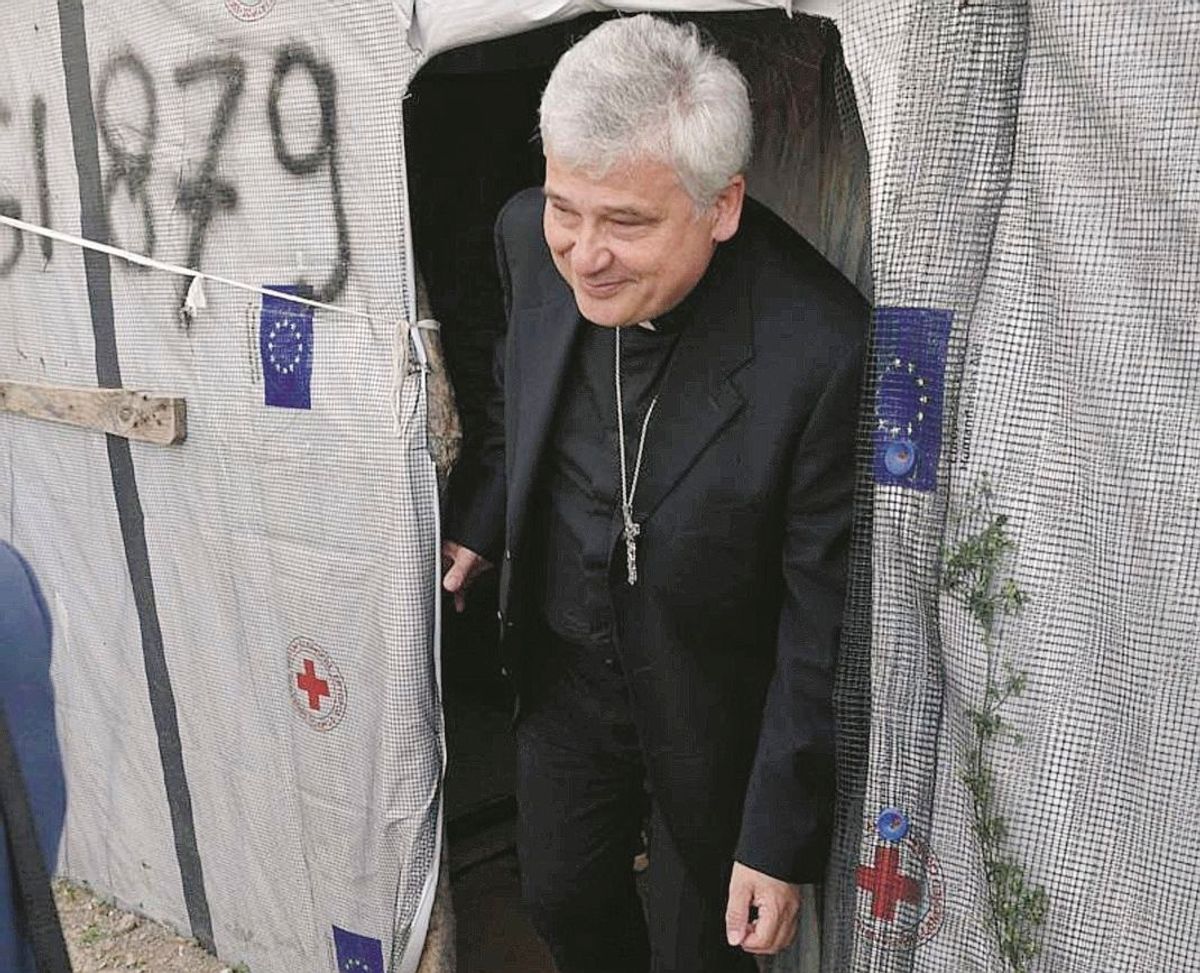 Uccidono un uomo
ma questa volta il cardinal Bolletta non riattacca la spina