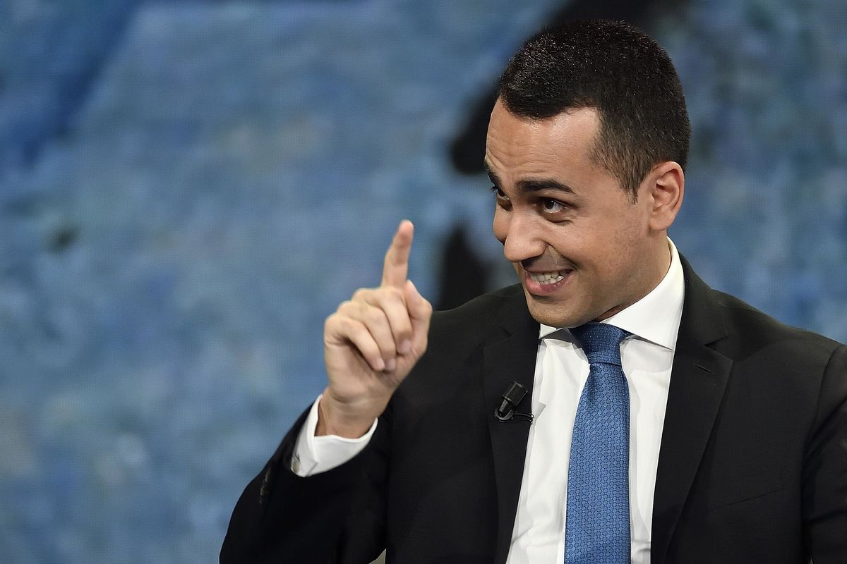 Il M5s non molla il finto miliardo. E tratta Tria come un ignorante