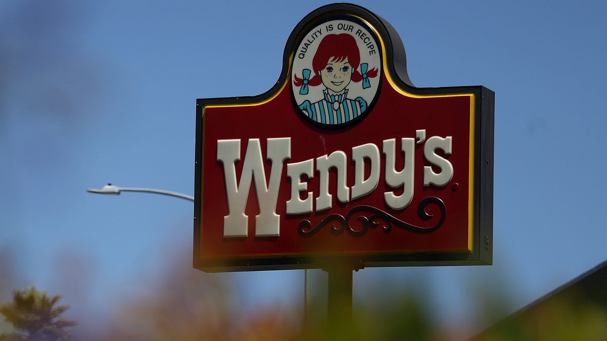 Florida man caught on camera bathing in Wendy's kitchen sink