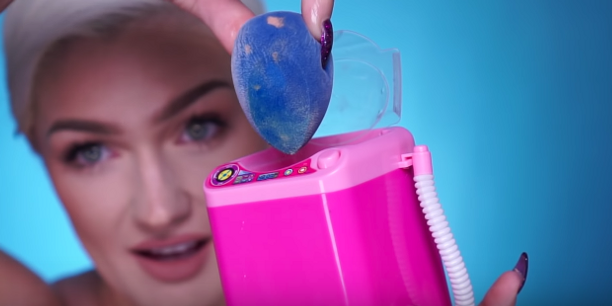 There's Now a Washing Machine for Your Beauty Blender