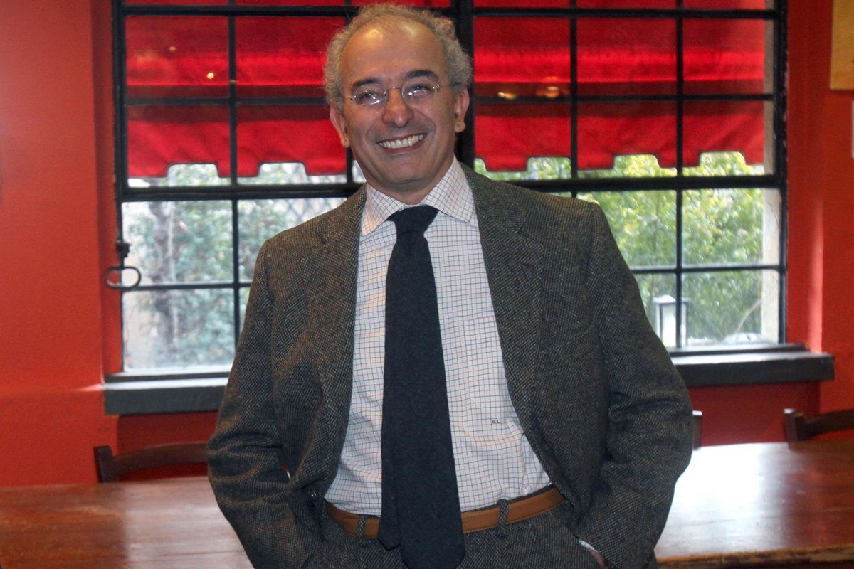 Gridano al regime per conservare
il vero regime: il loro