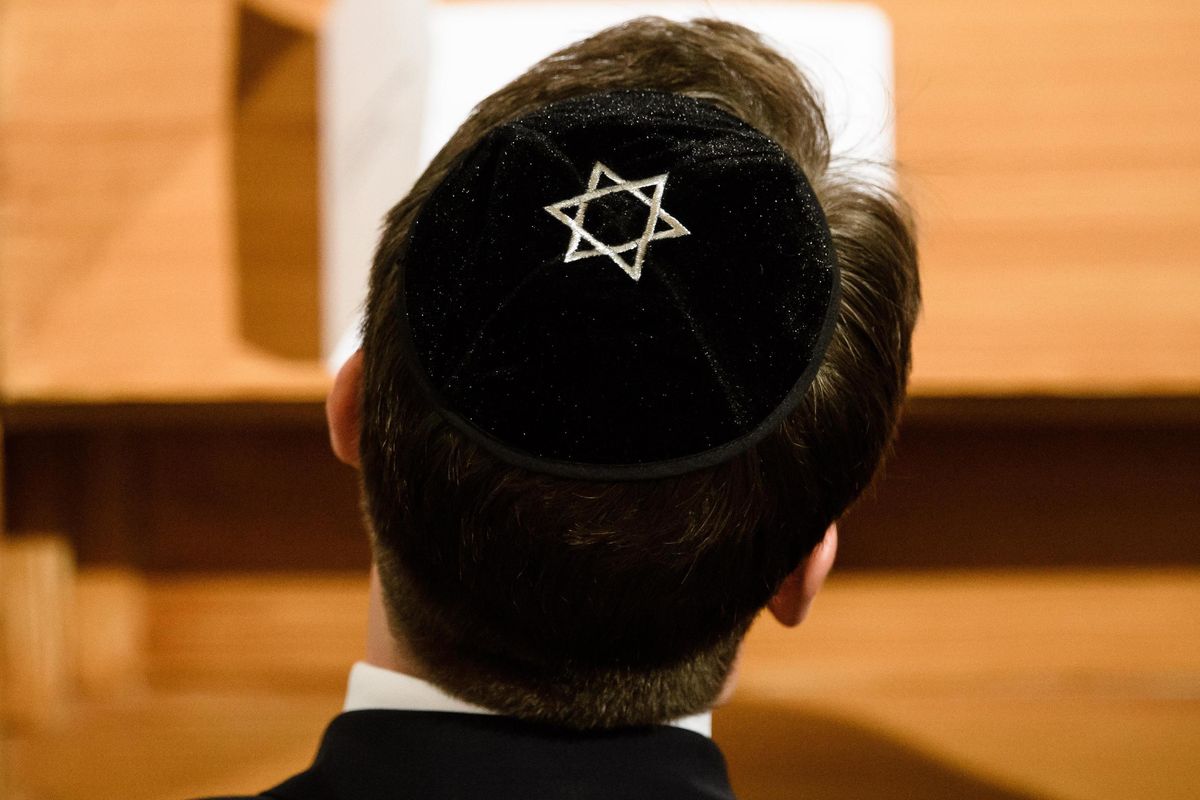 Kippah vietata, velo intoccabile. In Europa la sottomissione è realtà