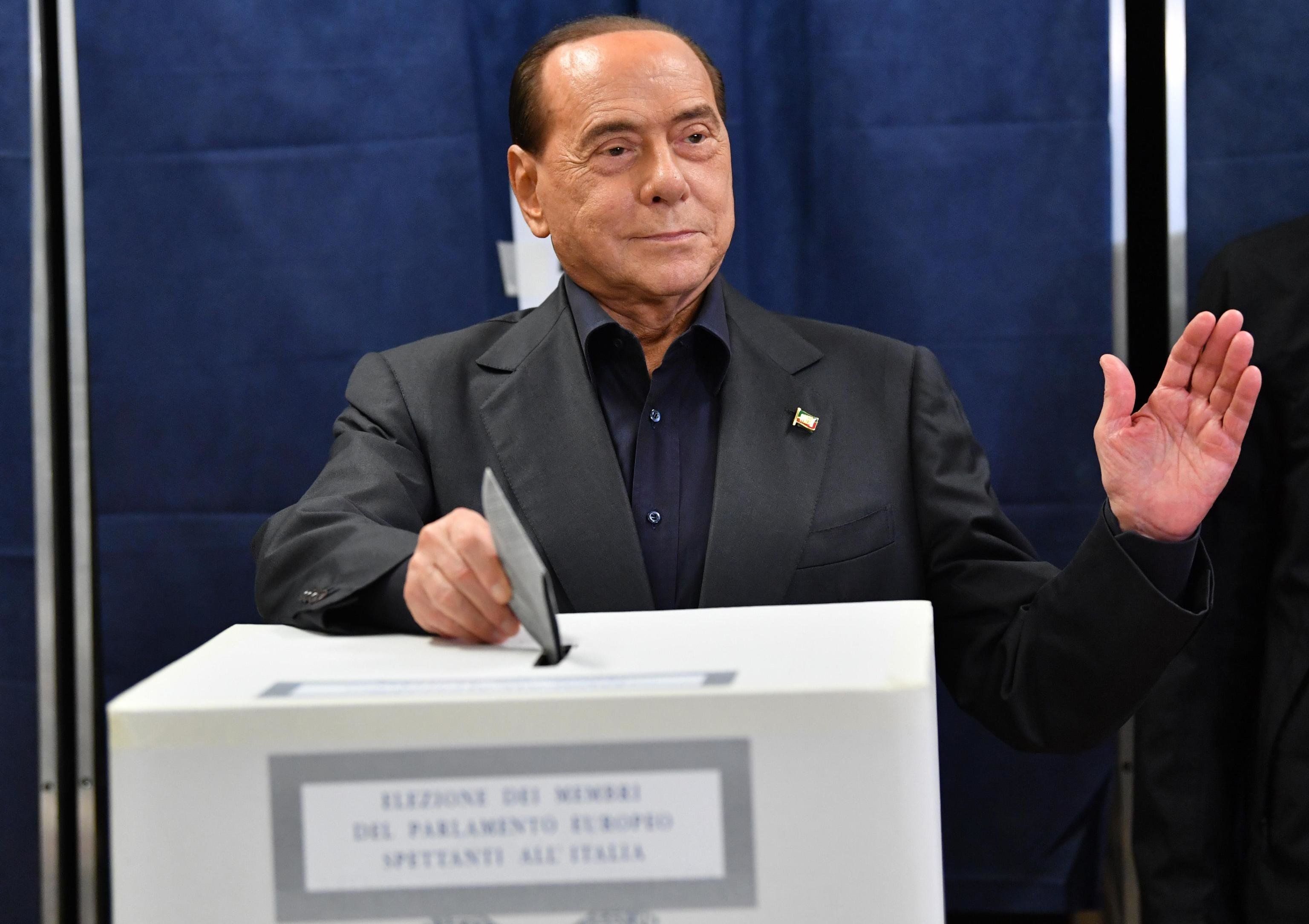Lega guadagna in un anno 3 milioni e mezzo di voti, i grillini ne perdono più di 6 milioni.  E Fi li dimezza