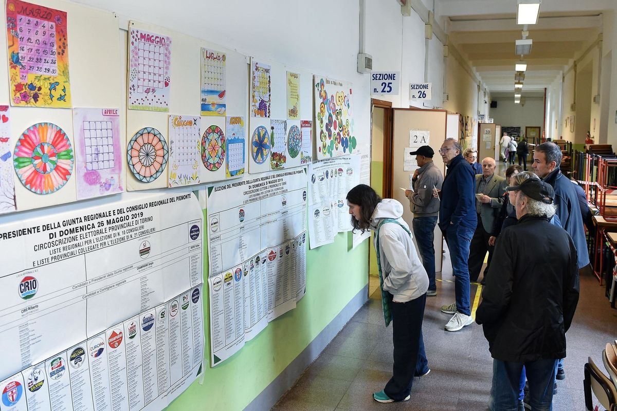 Alla sinistra non resta che chiudersi in casa