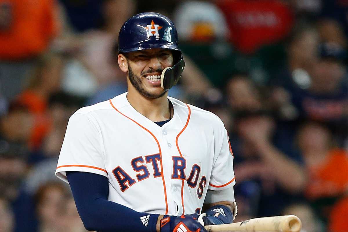 Astros' Carlos Correa expected to be out 4-6 weeks with fractured rib