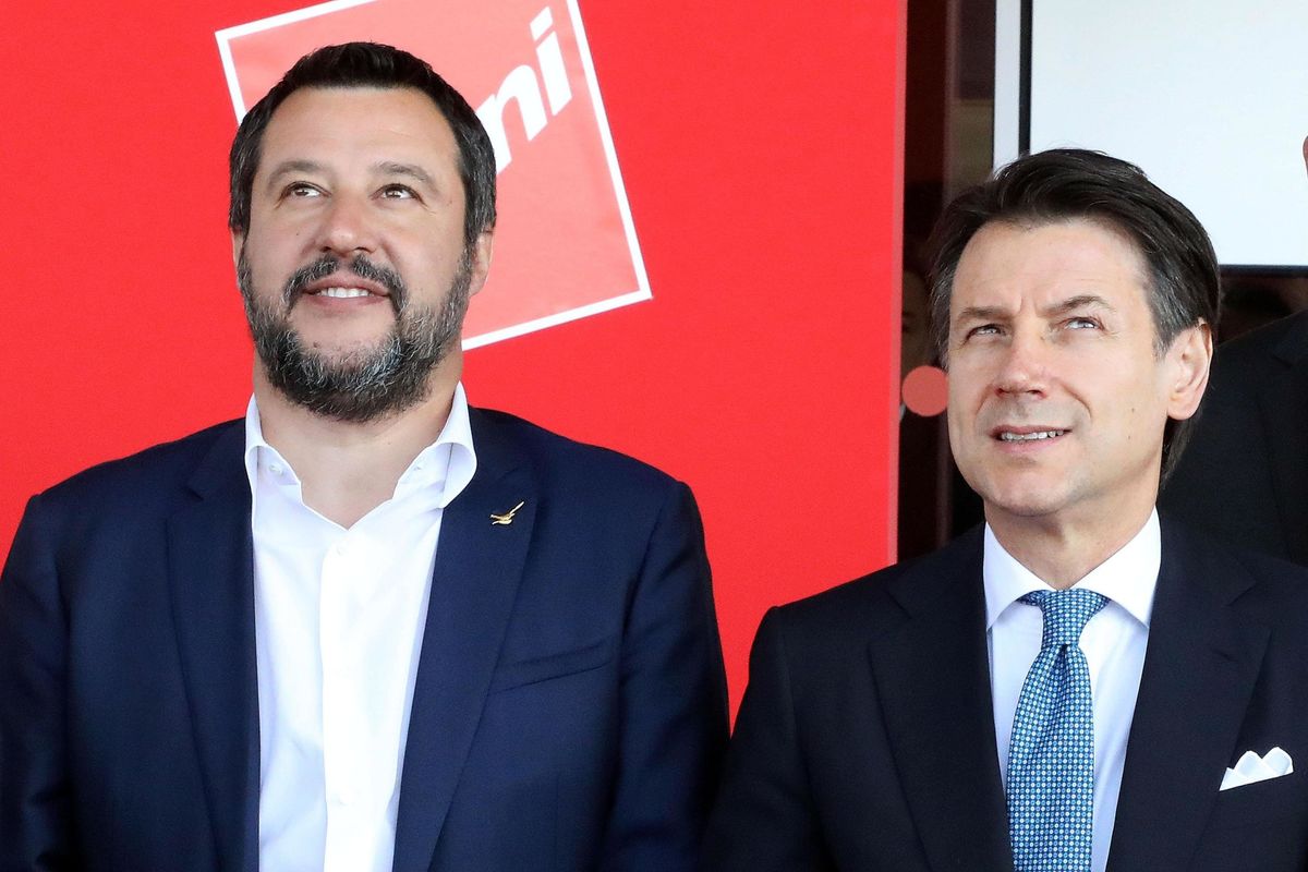 Più Conte traccheggia, più Salvini lo provoca