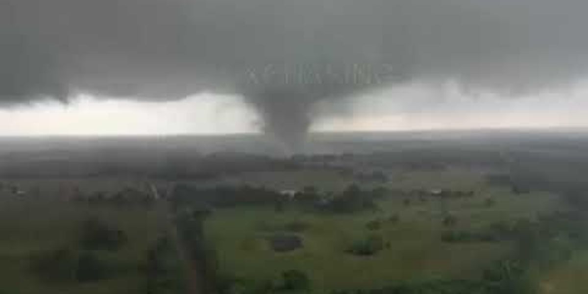 See breathtaking drone footage of tornado in Texas - It's a Southern Thing