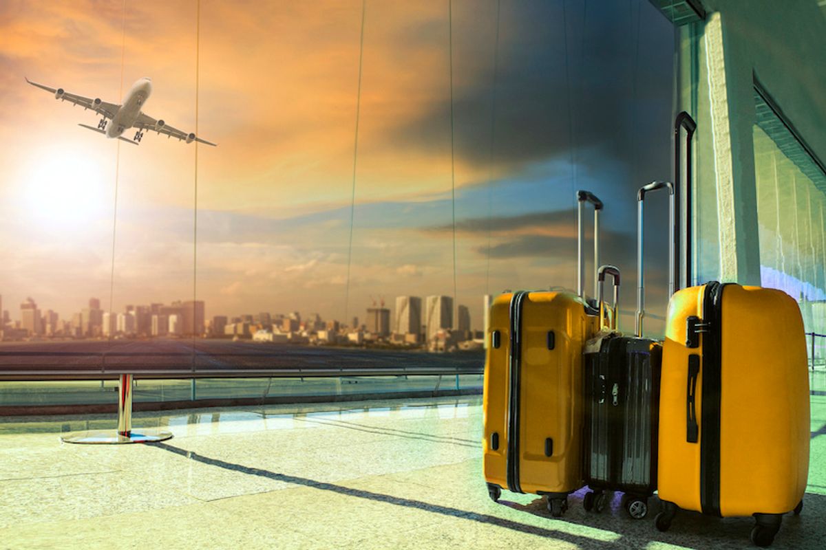 5 smart luggage bags that let you charge your phone and are FAA safe
