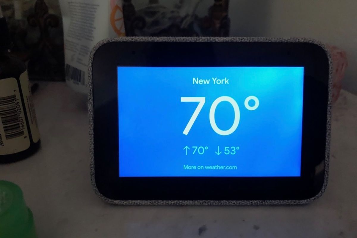 Review: See why the Lenovo Smart Clock is my new favorite for the bedroom