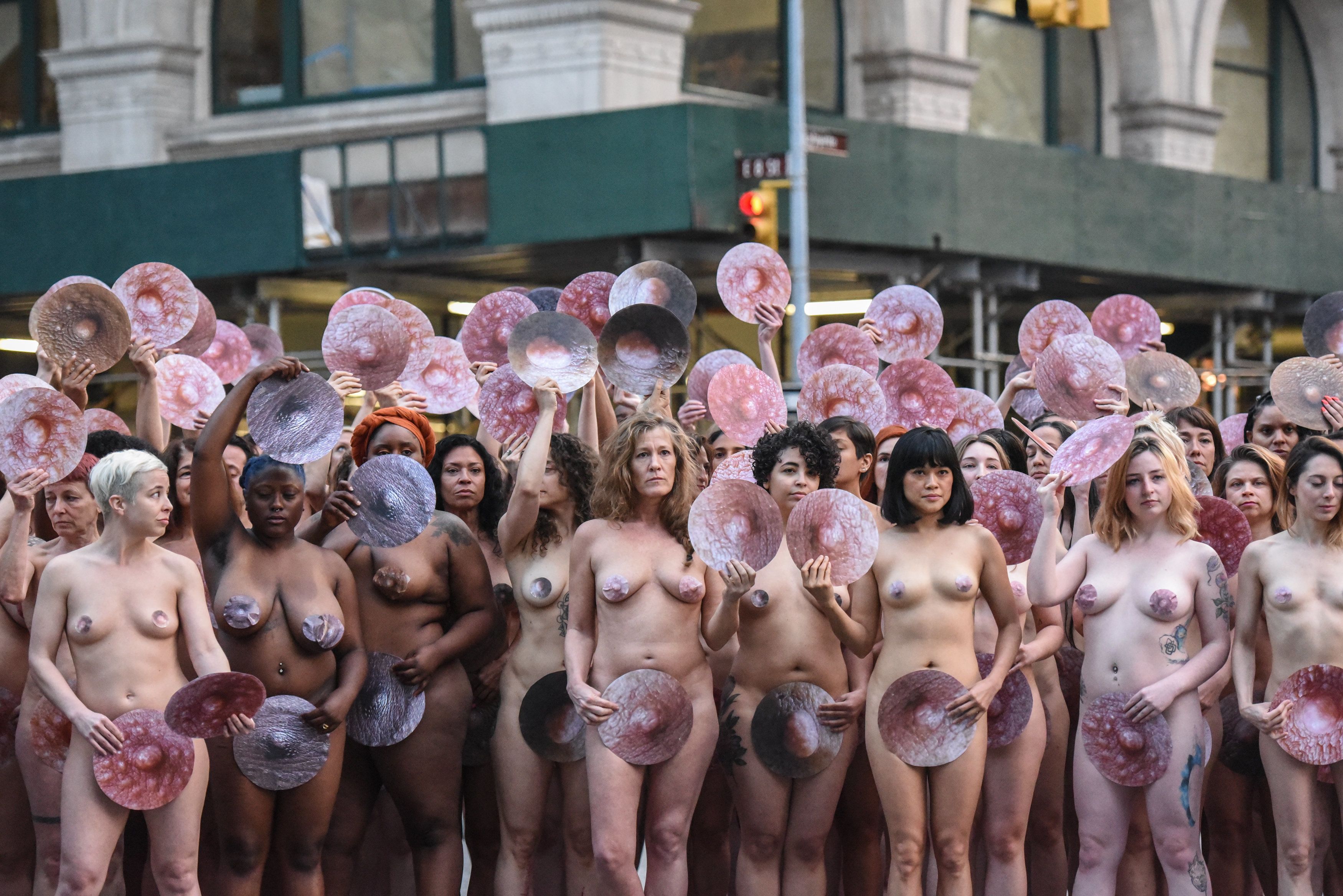 Spencer Tunick Staged a Nude Protest at Instagram and Facebook picture