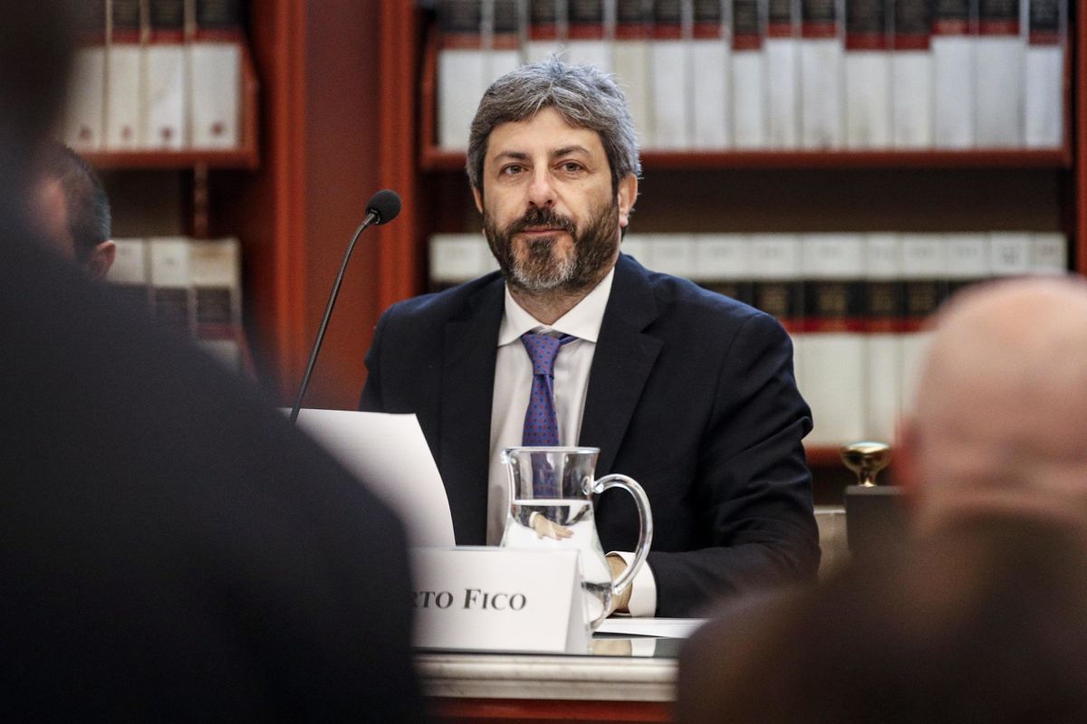 La fronda 5 stelle si schianta contro il Fico