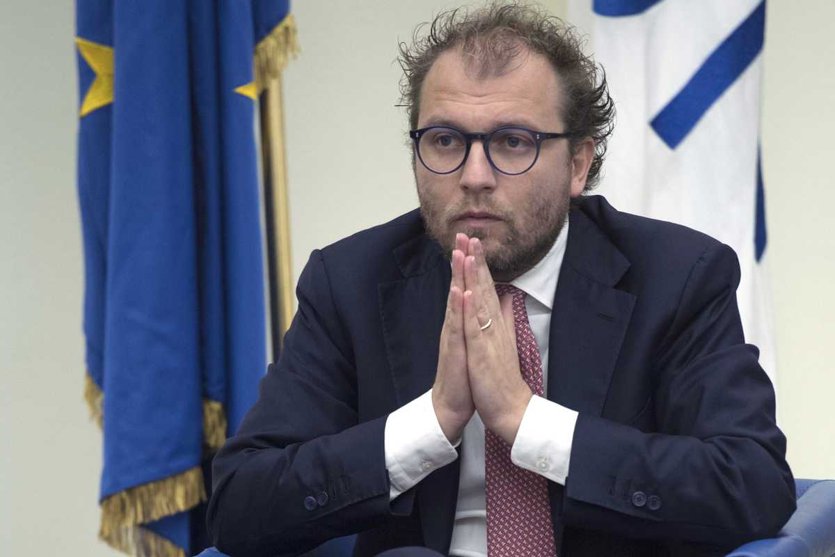 «Repubblica»
a caccia di farfalle si schianta sulla «Verità»