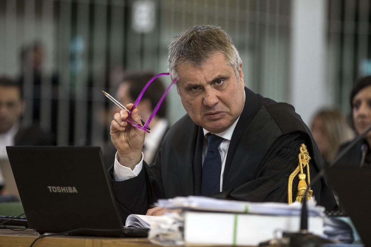 «Repubblica» inventa intercettazioni. E poi accusa noi di oscuri complotti