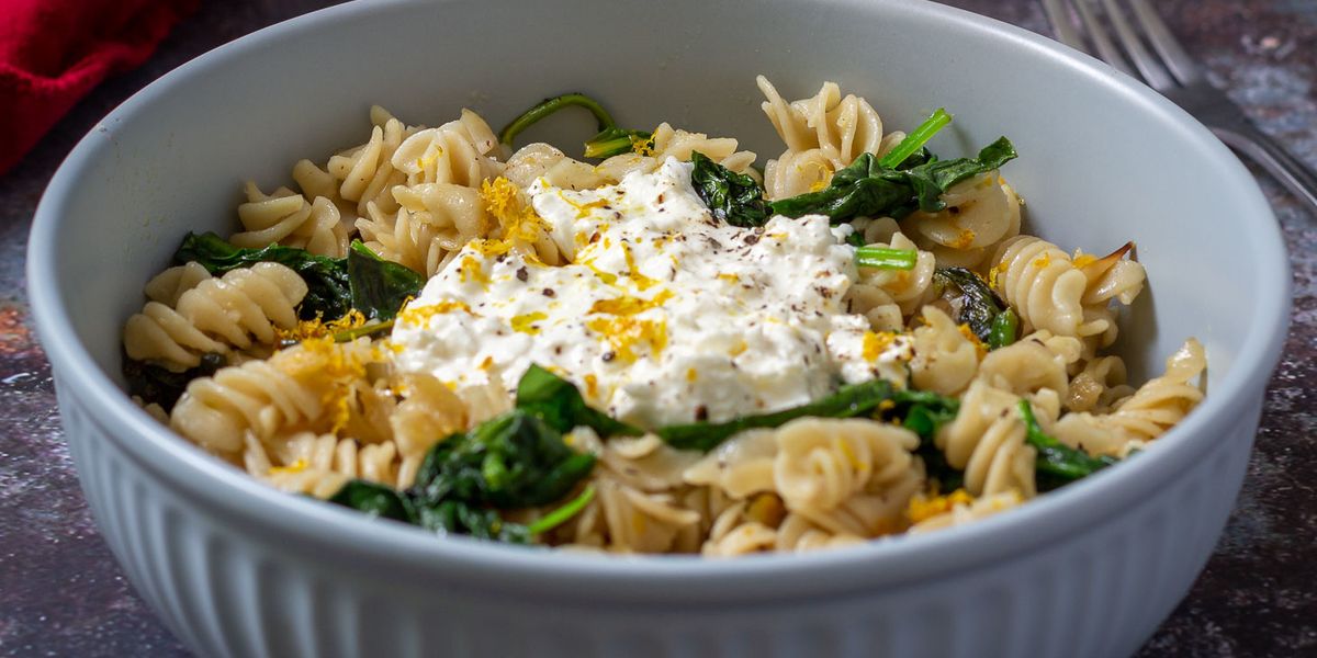 BABY SPINACH & BURRATA CHEESE PASTA - My Recipe Magic